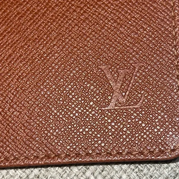 LOUIS VUITTON EPI BI-FOLD LEATHER ID/CARD CASE HOLDER - Picture 6 of 10